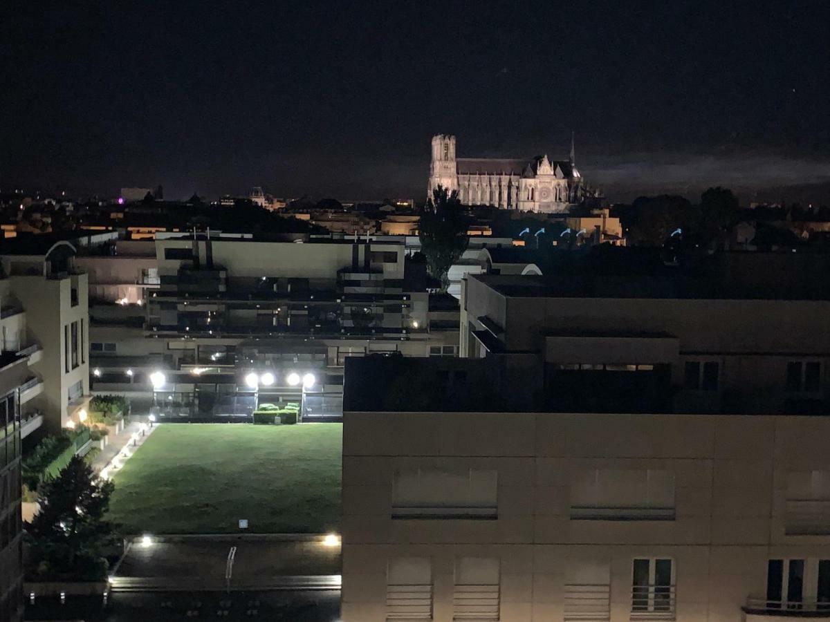 شقة Le Septieme - Vue Cathedrale - Saint Remi رانس المظهر الخارجي الصورة